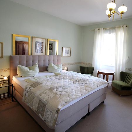 באד קארלסהפן Historisches Hotel Zum Schwan מראה חיצוני תמונה