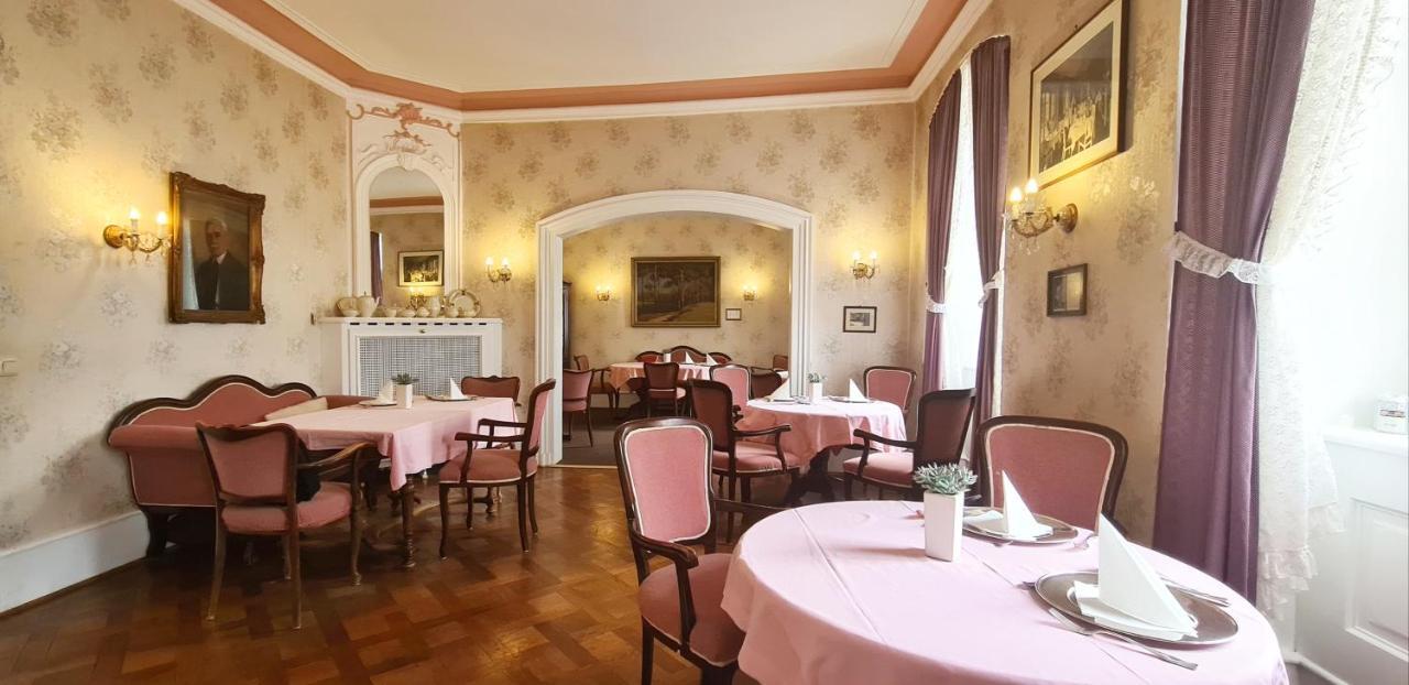 באד קארלסהפן Historisches Hotel Zum Schwan מראה חיצוני תמונה