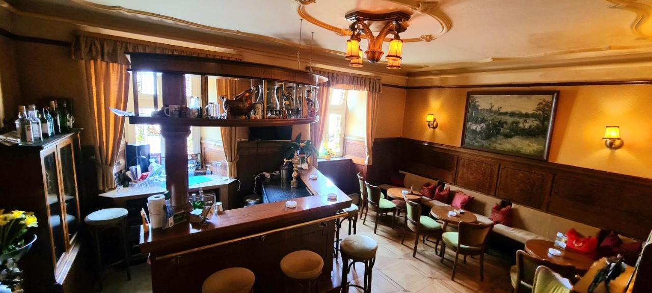 באד קארלסהפן Historisches Hotel Zum Schwan מראה חיצוני תמונה