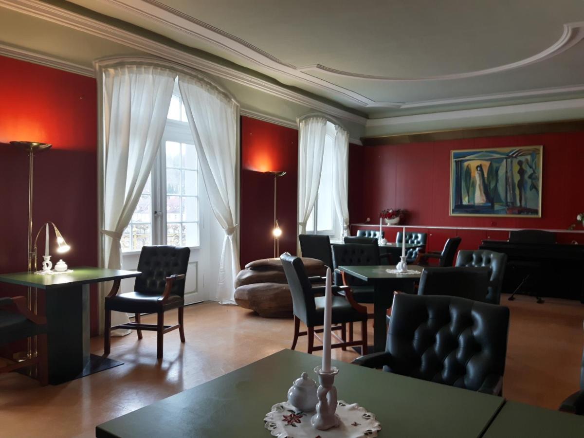באד קארלסהפן Historisches Hotel Zum Schwan מראה חיצוני תמונה