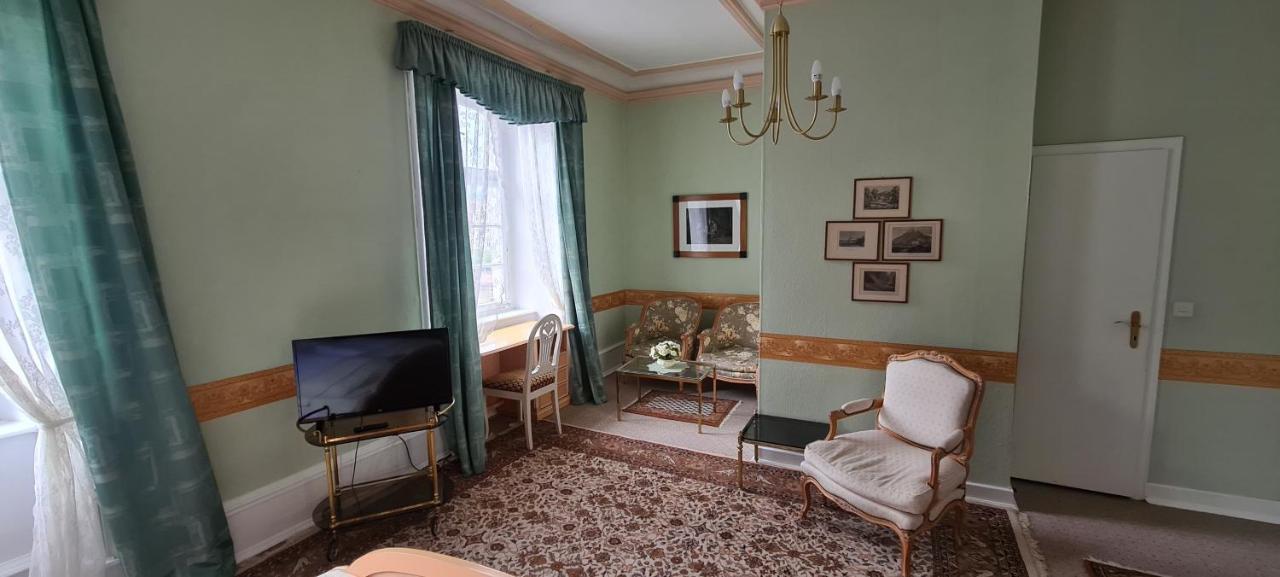 באד קארלסהפן Historisches Hotel Zum Schwan מראה חיצוני תמונה
